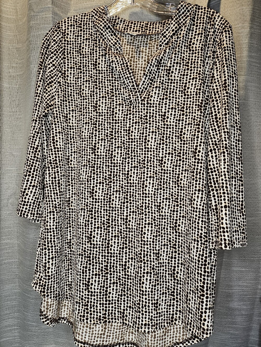 White Birch Women's V Neck Shirt Top Blouse Small Brown/tan